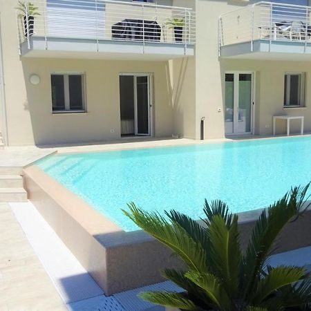 Holiday House Al Porto View Lake Peschiera del Garda Exteriör bild