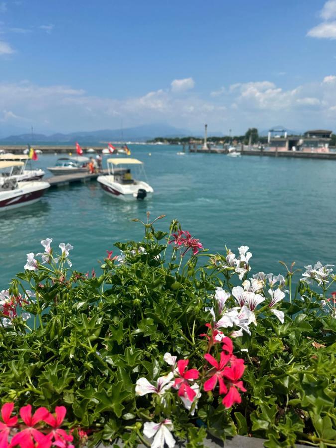 Holiday House Al Porto View Lake Peschiera del Garda Exteriör bild